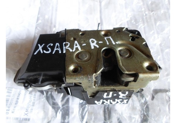 замок дверки,передній правий Xsara Picasso 1.8b